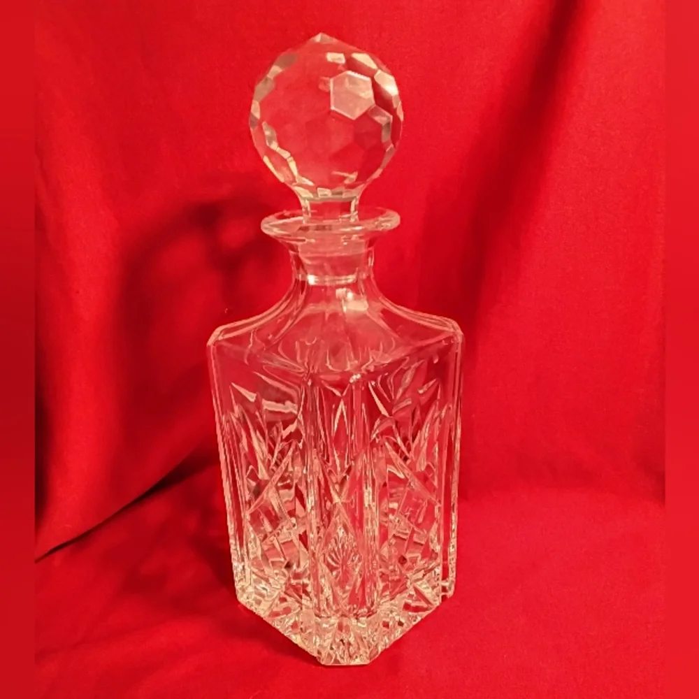 Atlantis Miguel Square Cut Crystal Decanter W/multifaceted Crystal Stopper